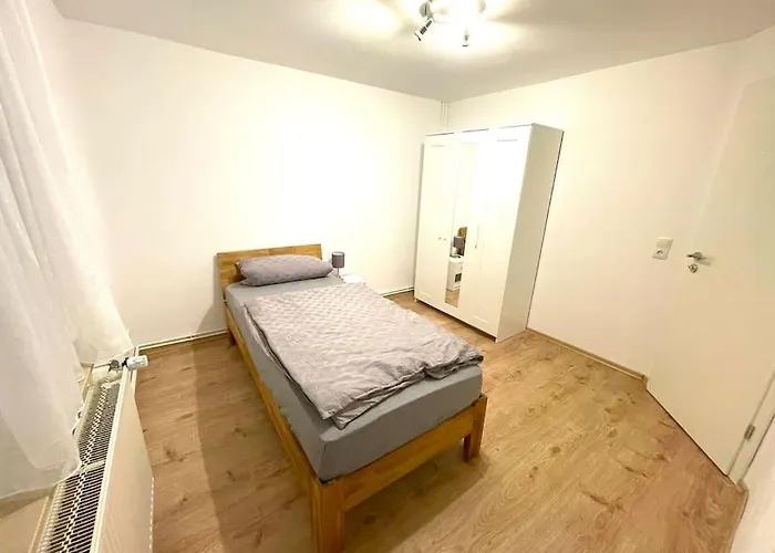 Robinshomes Saniertes Reihenhaus In Bs *